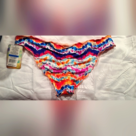 New bathing suit - Picture 5 of 8